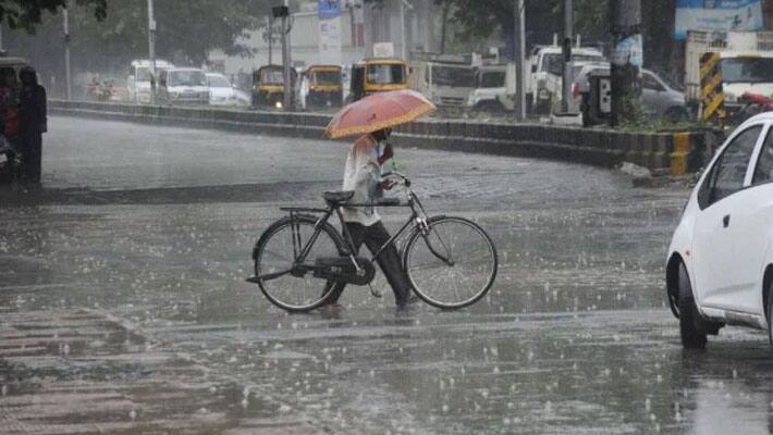 Cyclone Titli... Cross Odisha-Andhra Coast Tomorrow Morning