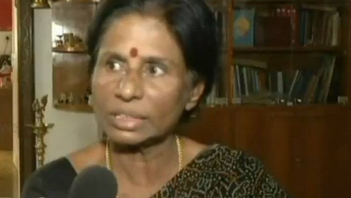 chinmayi mother open talk for vairamuthu