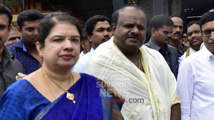 Anitha Kumaraswamy Richer Than CM HD Kumaraswamy Anitha Kumaraswamy Richer Than CM HD Kumaraswamy