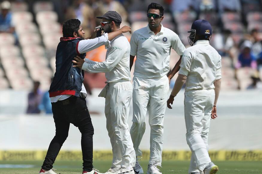 Fan Breaks Security Cordon to Take Selfie With Virat Kohli During Hyderabad Test