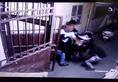Senior citizen Delhi robbers Pitampura CCTV viral video