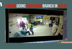 Delhi Robbers bank robbery CCTV camera viral video
