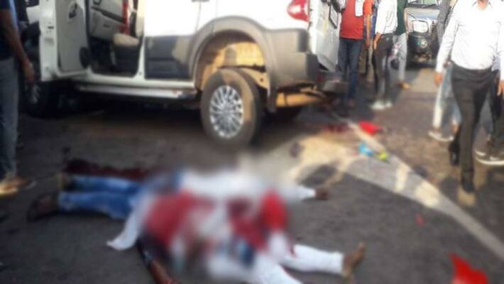 Car Runs Over People Waiting For Bus In Maharashtra, 4 Killed Car Runs Over People Waiting For Bus In Maharashtra, 4 Killed