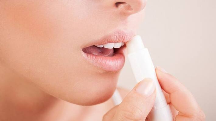 Use of lip balm in daily life Use of lip balm in daily life