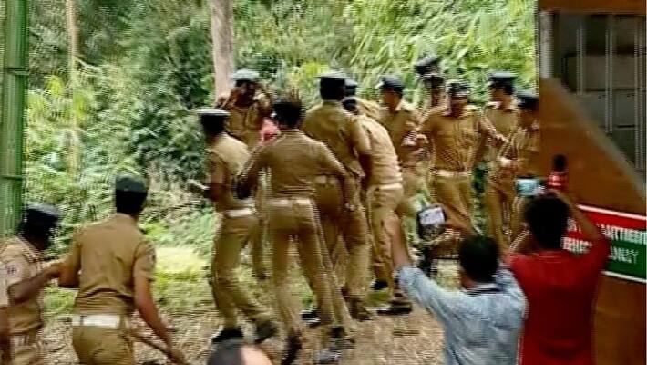 sabarimala police lathicharge in nilakkal and Pamba sabarimala sabarimala police lathicharge in nilakkal and Pamba sabarimala