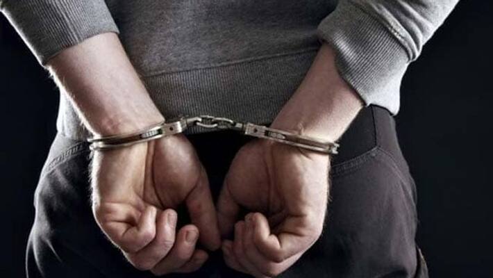 Sarkaar actor arrested for selling pistols illegally in Bengaluru Sarkaar actor arrested for selling pistols illegally in Bengaluru