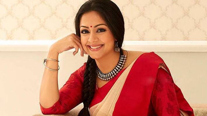 actress gayathri raghuram against jyothika tanjore speech actress gayathri raghuram against jyothika tanjore speech
