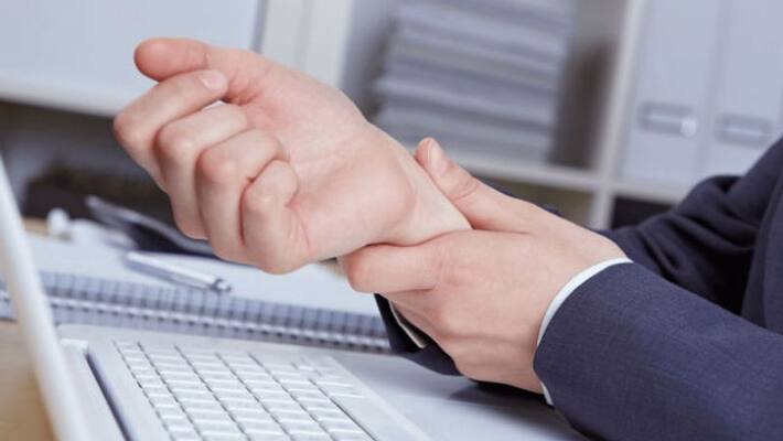 This wrist line tells you how long you will live and how rich you will be BDD This wrist line tells you how long you will live and how rich you will be BDD