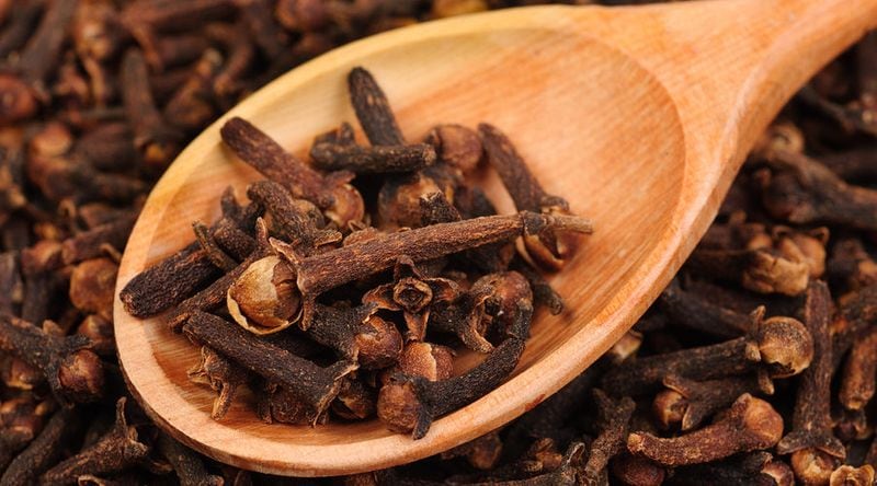 Cloves also improve saliva production, aids digestion and reduce peristalsis (muscle contractions in the digestive tract). Chewing on clove is recommended as siddha or ayurvedic remedy for heartburn.