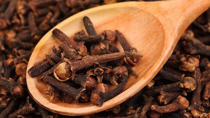 Clove oil can kill the cell of esophageal cancer Clove oil can kill the cell of esophageal cancer