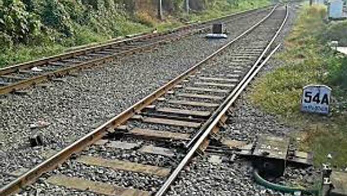 Train mishap averted after a man alerts in Udupi Train mishap averted after a man alerts in Udupi