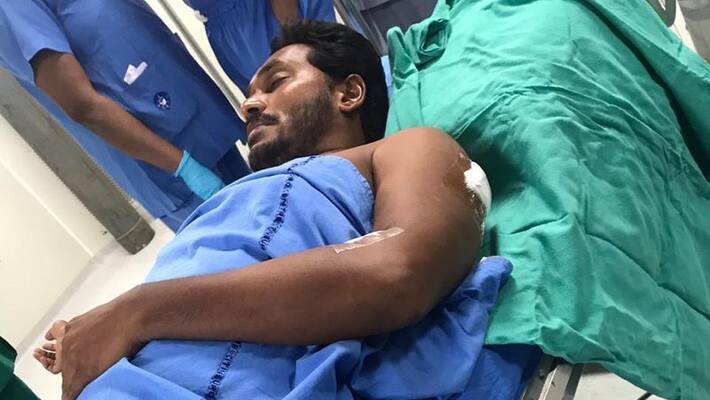 Ys jagan stops yatra for one week due to vizag incident Ys jagan stops yatra for one week due to vizag incident