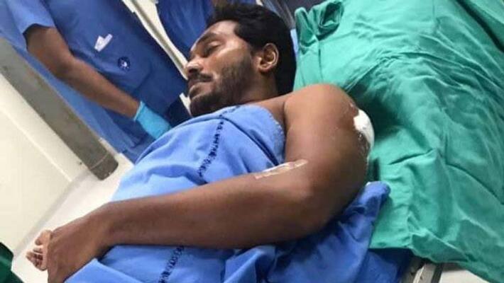 ys jagan prajasankalpa yatra adjourned due to attack on ys jagan ys jagan prajasankalpa yatra adjourned due to attack on ys jagan