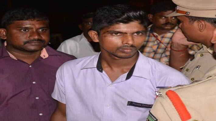 Attack on YS jagan: Srinivas expert in cock fight techniques Attack on YS jagan: Srinivas expert in cock fight techniques
