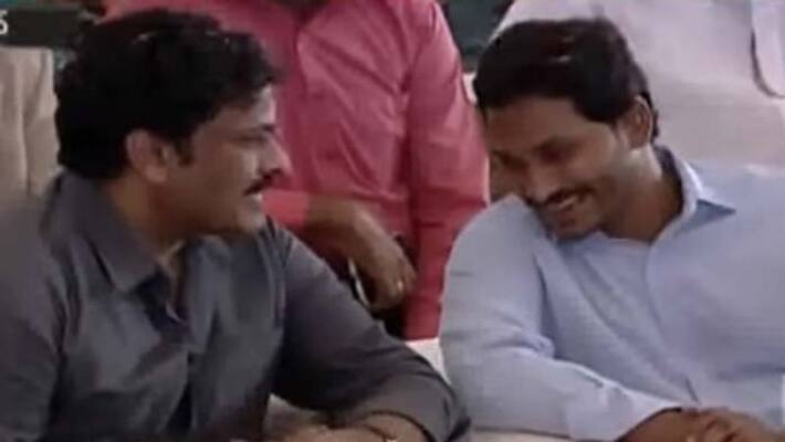 megastar chiranjeevi calls ys jagan due to health condition megastar chiranjeevi calls ys jagan due to health condition