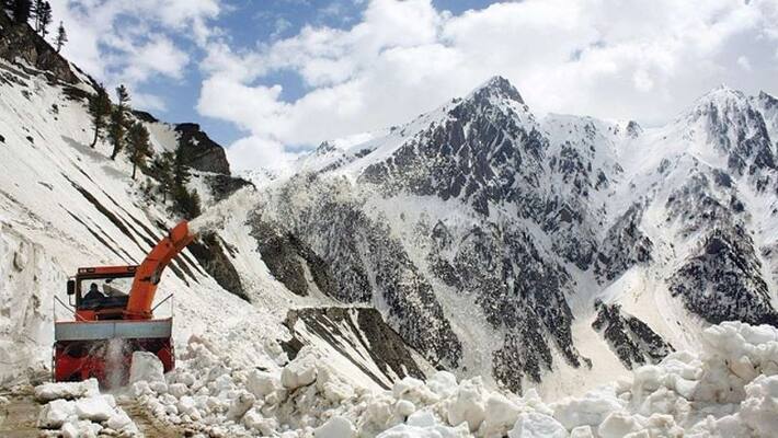 Bilaspur - Manali - Leh Railway line to have aircraft like pressurised coaches Bilaspur - Manali - Leh Railway line to have aircraft like pressurised coaches