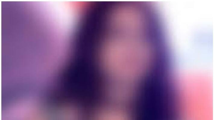 sarakahan vairal hot photo in album poster sarakahan vairal hot photo in album poster