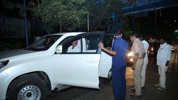 Telangana Assembly Elections 2023 ... Police checked Minister Harish Rao Vehicle AKP Telangana Assembly Elections 2023 ... Police checked Minister Harish Rao Vehicle AKP