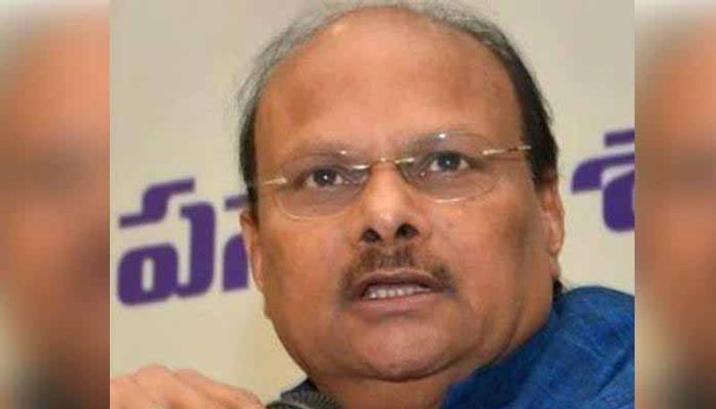 ఇప్పటికే రాష్ట్రంలోని 25 పార్లమెంట్ సెగ్మెంట్ పరిధిలో అసెంబ్లీ స్థానాలకు అభ్యర్థుల జాబితాను టీడీపీ సిద్దం చేసింది. టిక్కెట్టు దక్కని అసంతృప్తులను బుజ్జగించేందుకు యనమల రామకృష్ణుడు, సుజనా చౌదరి నేతృత్వంలోని కమిటీలు పనిచేస్తున్నాయి.
