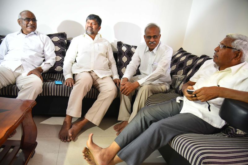 ప్రజా కూటమి సీట్ల లొల్లి