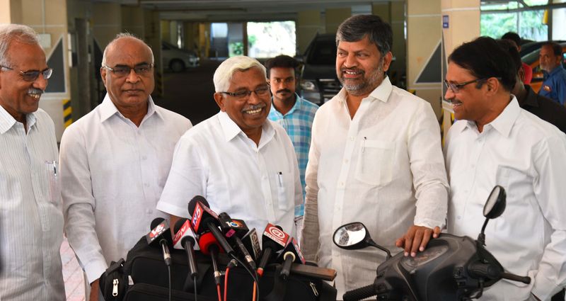 ప్రజా కూటమి సీట్ల లొల్లి