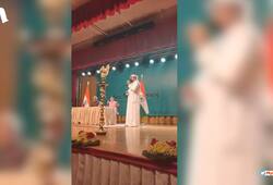 Kuwaiti singer Mubarak Al-Rashid sings bhajan sushma swaraj