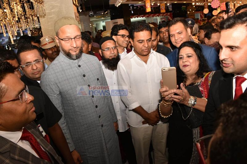 దనుబీ స్టోర్ ప్రారంభోత్సవంలో కేటీఆర్, అసదుద్దీన్