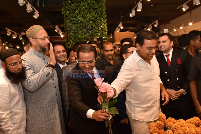 దనుబీ స్టోర్ ప్రారంభోత్సవంలో కేటీఆర్, అసదుద్దీన్