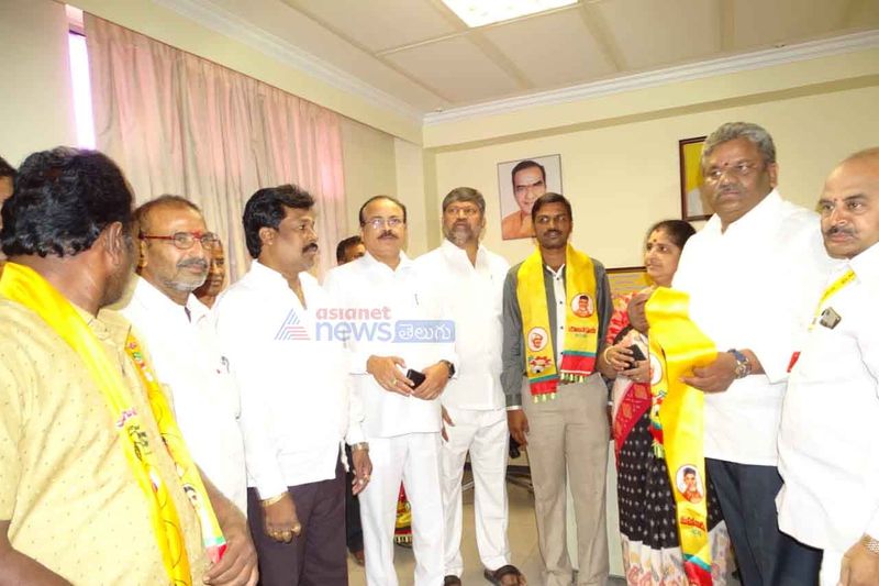 'ఎల్ రమణ సమక్షంలో టీడీపిలోకి కూకట్ పల్లి దళిత ఐక్య వేదిక సభ్యులు