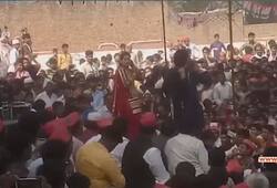 dance of bar dancer in samajwadi party meeting in meerut