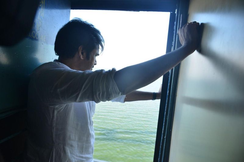 పవన్ కల్యాణ్ రైలు యాత్ర (ఫొటోలు)