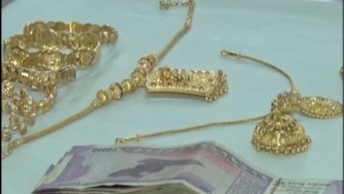 culprits arrested in theft case culprits arrested in theft case