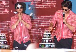 shahrukh khan birthday party and diwali party celebration on his place