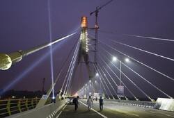 Delhi Signature Bridge bike  accident deaths Arvind Kejriwal traffic congestion