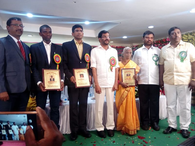 గిరిజన ఆణిముత్యాలకు సత్కారం కార్యక్రమంలో పాల్గొన్న సోమిరెడ్డి ( ఫోటోలు)