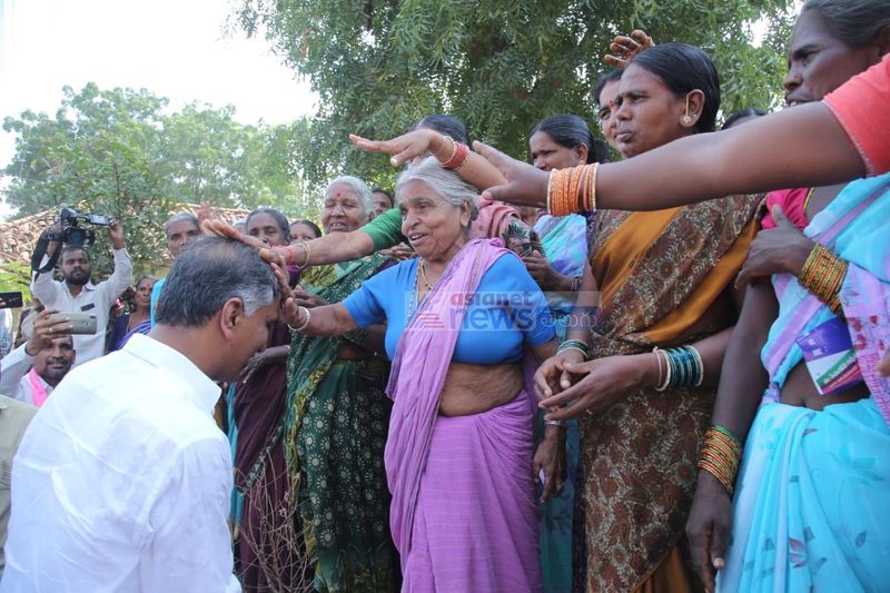 గజ్వెల్ నియోజకవర్గం కొల్గురు గ్రామాన్ని దత్తత తీసుకుంటానని ప్రకటించిన హరీష్ రావు