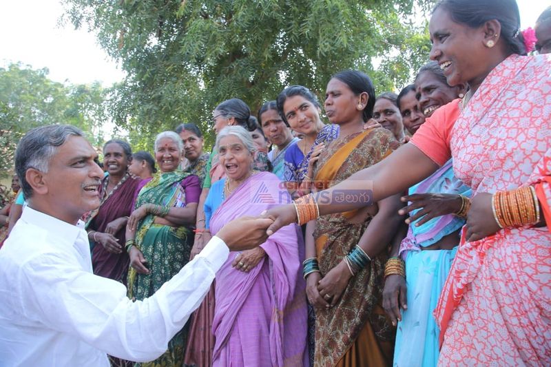 గజ్వెల్ నియోజకవర్గం కొల్గురు గ్రామాన్ని దత్తత తీసుకుంటానని ప్రకటించిన హరీష్ రావు