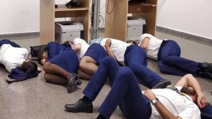 Ryanair sacks staff who spent night on airport floor in Spain Ryanair sacks staff who spent night on airport floor in Spain