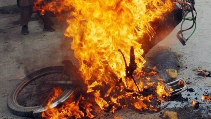 Milkman Sets His Royal Enfield On Fire After Traffic Police Asked Him To Show Papers Milkman Sets His Royal Enfield On Fire After Traffic Police Asked Him To Show Papers