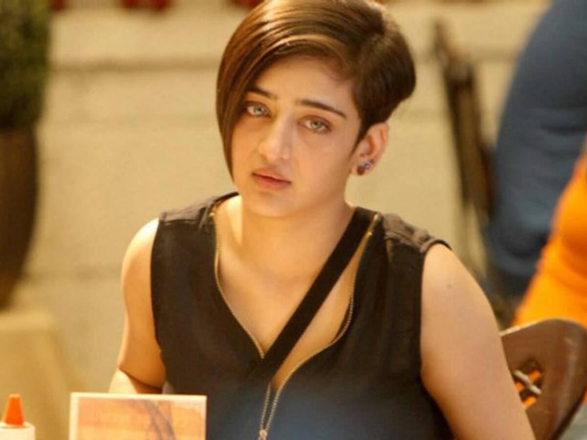 Actor Akshara Haasan addresses her leaked private pictures going viral,  terms it a #MeToo moment