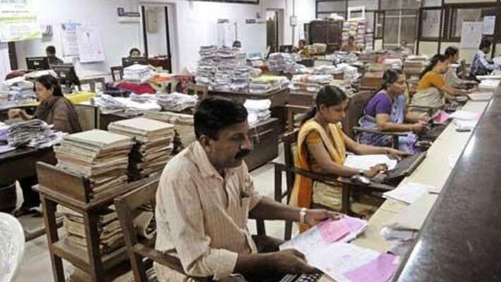 6 days working days for government offices...government employees shock 6 days working days for government offices...government employees shock