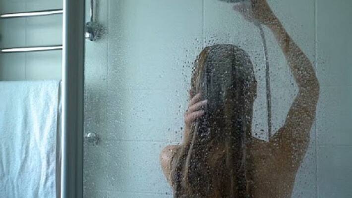 studets take viedio a teacher bath in the room studets take viedio a teacher bath in the room