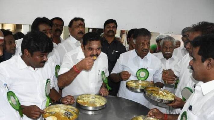 Edappadi eat food at Amma Canteen Edappadi eat food at Amma Canteen