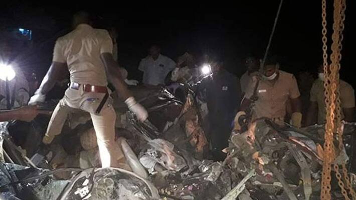 Chennai Bus-car Collison...5 people killed Chennai Bus-car Collison...5 people killed