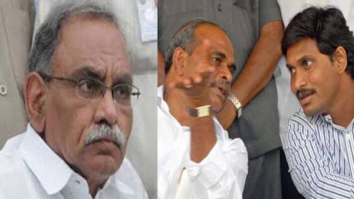 kvp ramachandrarao along with family to attend ys jagan swearing cermony kvp ramachandrarao along with family to attend ys jagan swearing cermony