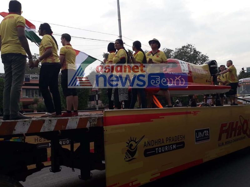 F1H2O Boats Parade Rally flag off by Dist. Collector, Commissioner of Police
