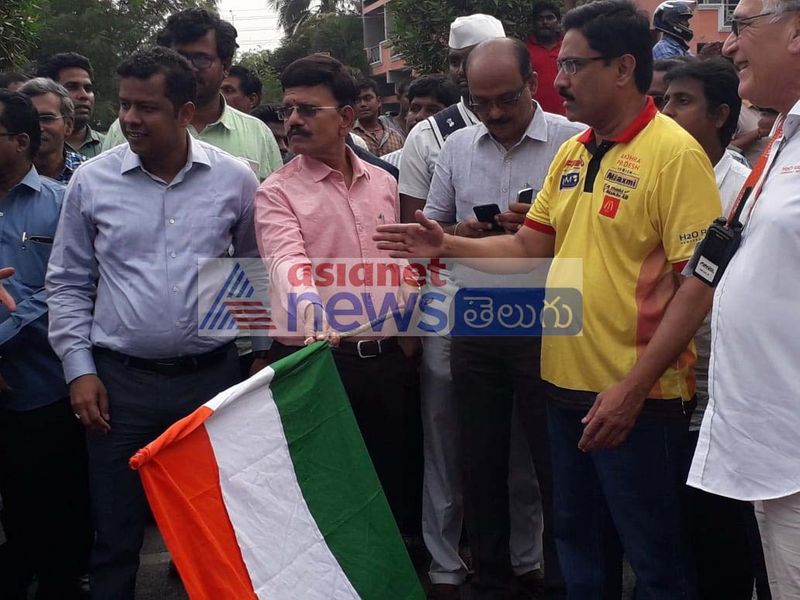 F1H2O Boats Parade Rally flag off by Dist. Collector, Commissioner of Police