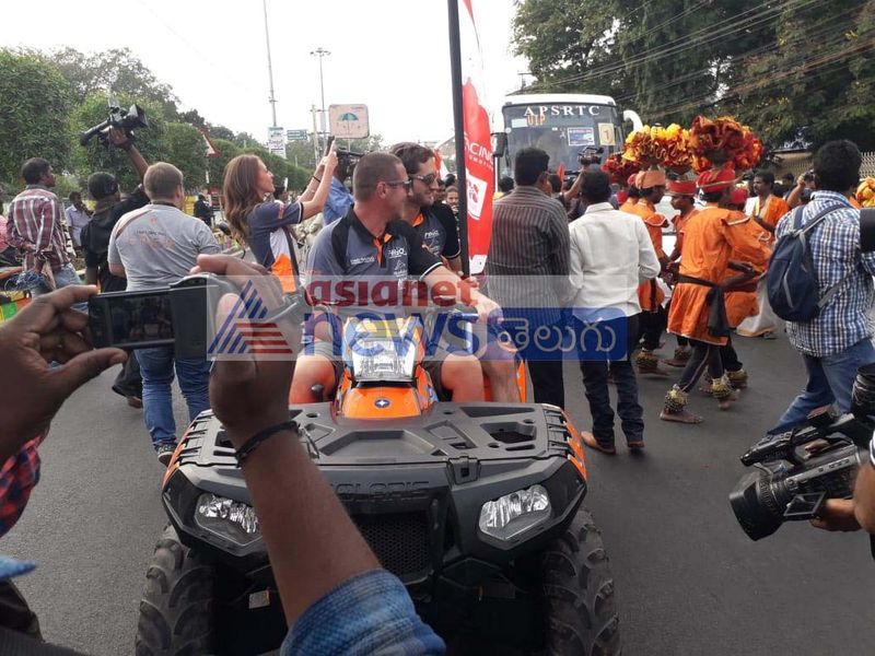 F1H2O Boats Parade Rally flag off by Dist. Collector, Commissioner of Police