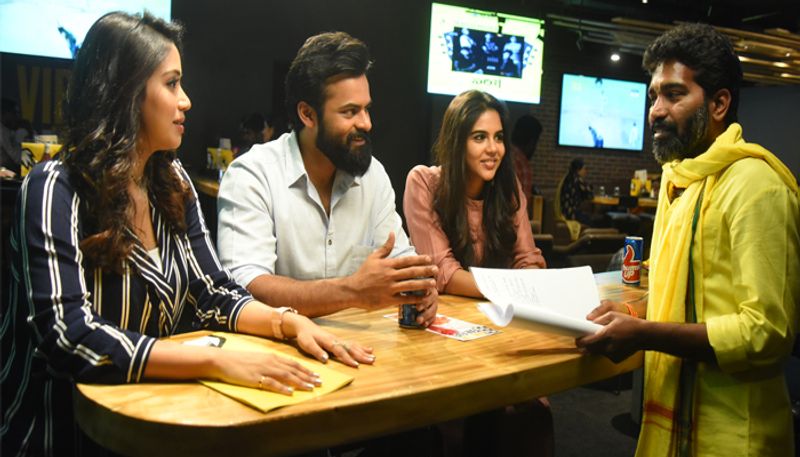మెగా హీరో సాయి ధరమ్ తేజ్ నేను శైలజా దర్శకుడు కిషోర్ తిరుమల కాంబోలో తెరకెక్కుతున్న లవ్ ఎంటర్టైనర్ చిత్రలహరి ఏప్రిల్ 12న రానుంది.