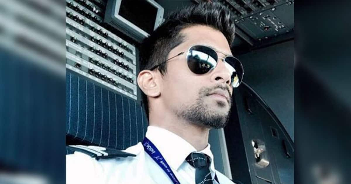 Watch: Indigo pilot seeks blessings from 2 passengers before flight